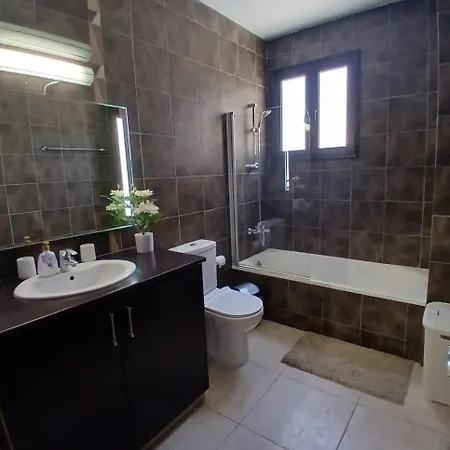 Spacious 2 Bedroom * Larnaka